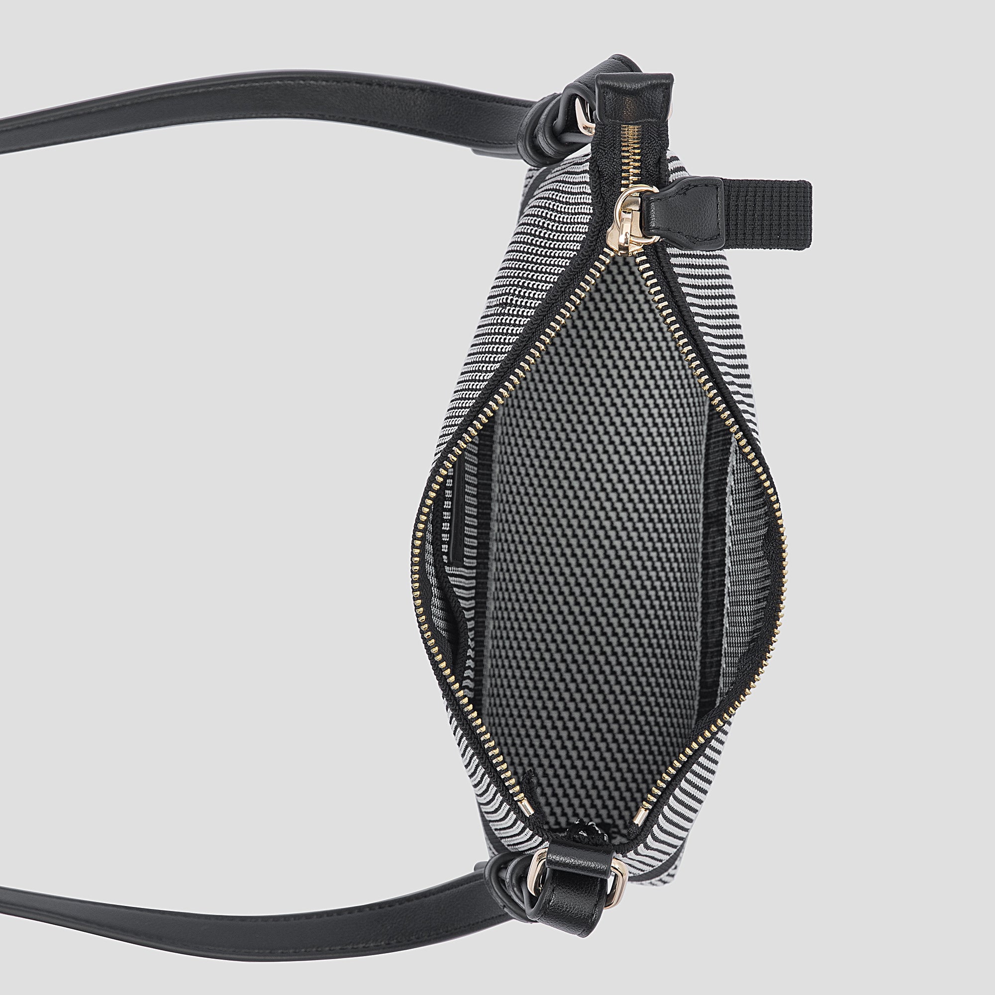 CŌCŌ MELA | Minimalist Knit Bags & Accessories